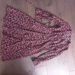 Uniqlo dress,size M/L,floral,excellent condition - Picture 1 of 3