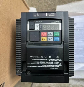 One New Omron 3G3MX2-A2015-V1 Inverter 3G3MX2A2015V1 // - Foto 1 di 1