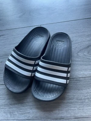 Adidas Unisex Black Sliders Flip-flops Size K13 Kids Unisex Black & White - Image 1 of 4