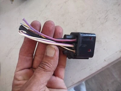 Pigtail Plug Only 1993 1994 1995  XJ6 COOLING FAN RELAY DBC11617 Jaguar OEM - Image 1 of 4