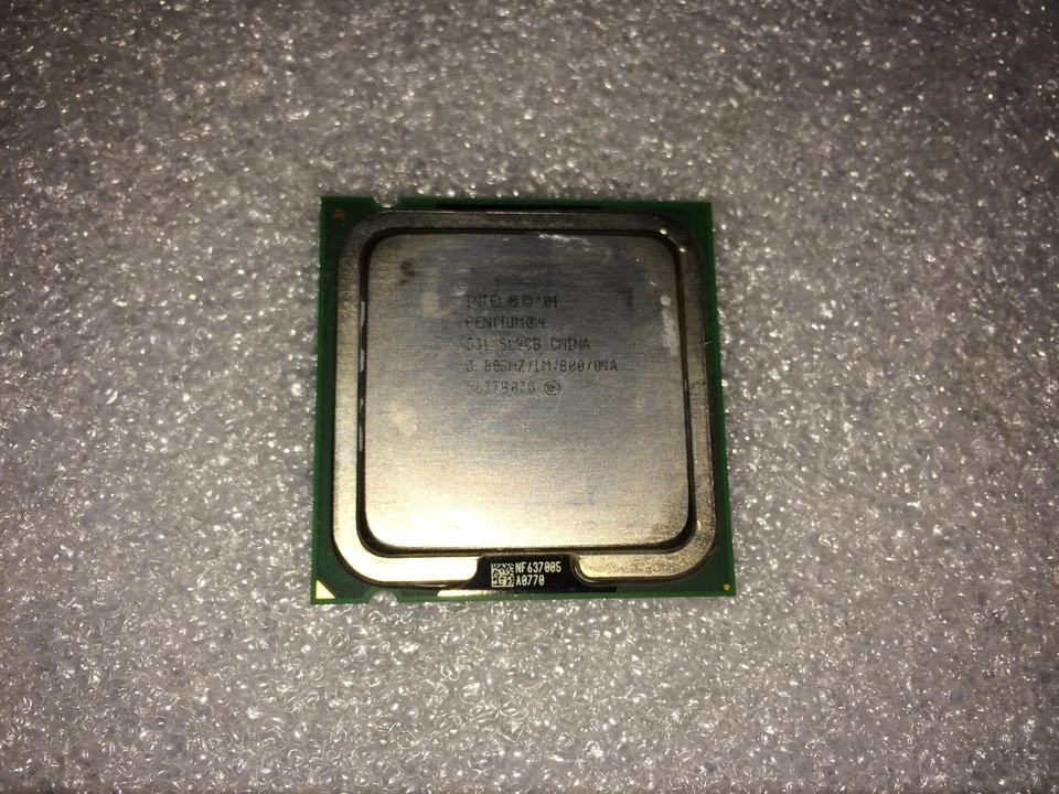 Processore Intel Pentium 4 531 SL9CB 3.00GHz 800MHz FSB 1MB L2 Cache Socket 775 - Immagine 1 di 1