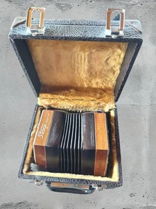 Beautiful Hand Made In Italy Stagi English Concertina 48 Key - Picture 1 of 7