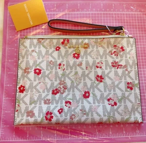 MICHAEL KORS JET SET CHARM XL ZIP WRISTLET 9.5*7 inches floral pink/coral wallet - Picture 1 of 6