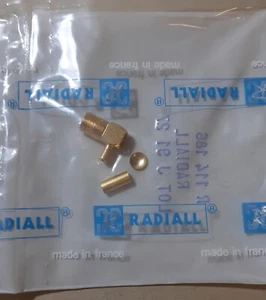 2 pezzi RADIALL SMB 50 ohm femmina angolare a crimpare per RG316 - Zdjęcie 1 z 4