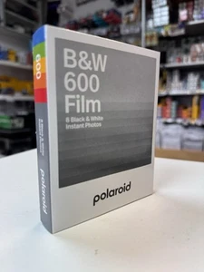 Polaroid B&W 600 Film – 8 Black & White Instant Photos - Bild 1 von 4