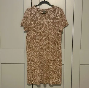 Camiseta Jill Wearever Collection Vestido Remoto Talla L Marrón Lunares Jersey Tejido - Imagen 1 de 8
