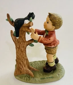 Goebel Berta Hummel 2002 “ To The Rescue “ Boy Figurine COA & Box  BH 218 - Picture 1 of 17