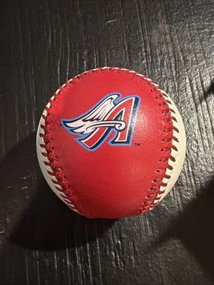 Бейсбольный мяч Anaheim Angels MLB красно-белый чистый - Изображение 1 из 4