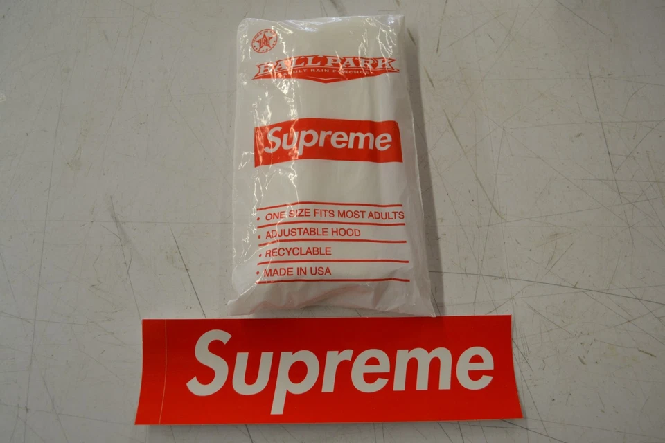 Poncho Supreme X Ballpark (talla única - blanco) - PEGATINA CON LOGOTIPO DE CAJA GRATIS Foto 1 de 1