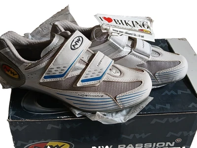 NUOVE Northwave Jackal Scarpe Ciclismo Strada  TAGLIA 39 - NW BOX - Image 1 of 4