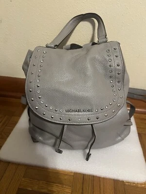 Michael Kors Riley Estrás Tachonado Gris Guijarro Cordón Cuero Mochila Foto 1 de 4