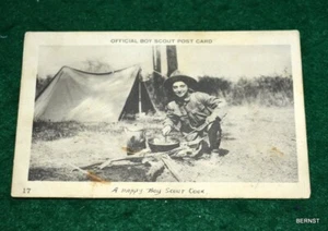 VINTAGE BOY SCOUT - EARLY OFFICIAL BOY SCOUT POSTCARD - BOY SCOUT COOK - Picture 1 of 3