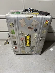 Vintage Zero Halliburton Roadie / Rock N Roll Tour Case XL - Metallica - AC-DC - Picture 1 of 11