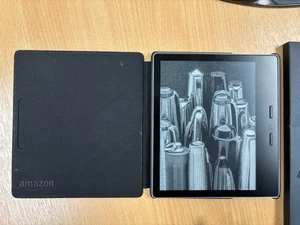 Kindle Oasis 10th Generation 32GB WiFi E-Reader NO ADS - Picture 1 of 6