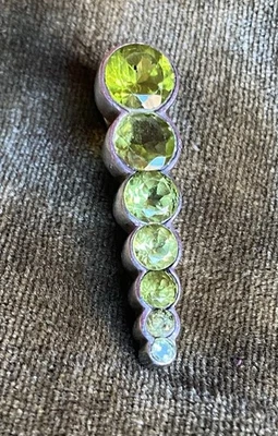 Pre-owned Genuine Peridot Pendant 7 Gemstones 925 Sterling Silver PERIDOT - Image 1 of 4