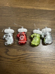 4 Glas Ornamente Struktur Schneehandschuhe Glitzer Schneeflocken rot grün silber - Bild 1 von 7
