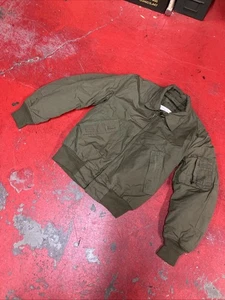 Chaqueta resistente a altas temperaturas para clima frío MEDIANA LARGA OD verde LOTE 4 - Imagen 1 de 6