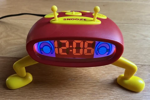 Kids Youth Animated Electric Digital Space Alien Alarm Clock made by Advance Cover