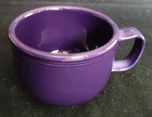 TAZA DE SOPA FIESTA MORADA HOMER LAUGHLIN FIESTAWARE CON MANGO 4.75""DX3.5""H - Imagen 1 de 8