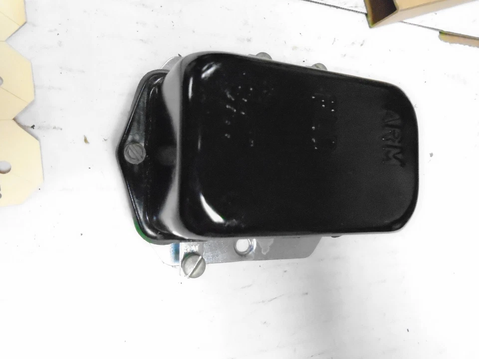 регулятор напряжения 12 вольт 60 до 68 kaiser jeep или универсальный сделано в США - Изображение 1 из 1