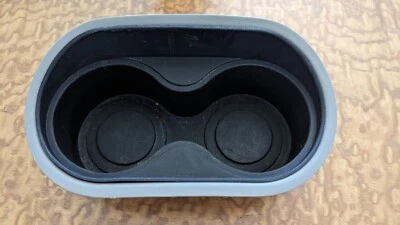 Portavasos delantero Chevrolet Cobalt 2005-2010 OEM GM # 25845908 gris con forro Foto 1 de 4