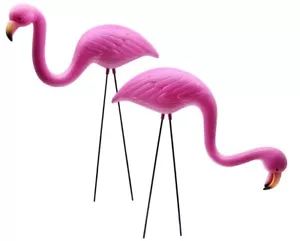 Rosa Flamingos Garten Dekorationen - 2er Pack - klein 14" hoch Blasform - BRANDNEU - Bild 1 von 3