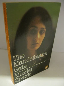 THE MANDELBAUM GATE by Muriel Spark 1982 Penguin Softcover Near Fine - Imagen 1 de 1