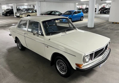 RARE 1971 Volvo 142s Coupe # GT 242 bmw audi saab renault p1800 ford holden vw - image 1 of 4