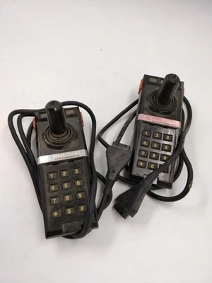 Lote de 2 controladores Atari 5200 de colección - Joysticks sin probar - VENDIDO COMO ESTÁ Foto 1 de 4
