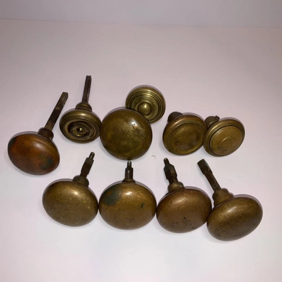 Lote de 10 perillas de puerta de latón/metal vintage herrajes de salvamento artesanía rústica perillas de puerta Foto 1 de 4