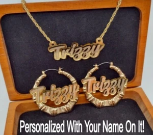 Pendientes de aro de bambú de oro personalizados y collar de nombre conjunto de joyas personalizado gratis - Imagen 1 de 12