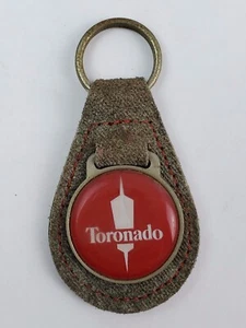 Vintage Tornado Oldsmobile Car Brown leather keychain fob w/ red logo - Bild 1 von 4