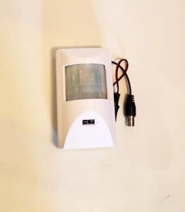 Speco CVC-272PIR PIR Motion Detector with B&W Camera - Picture 1 of 2