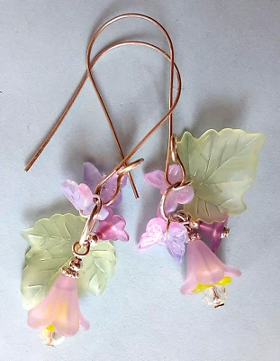 PINK LAVENDER cluster ACRYLIC dangle earring SP "U" HOOK Foto 1 de 4