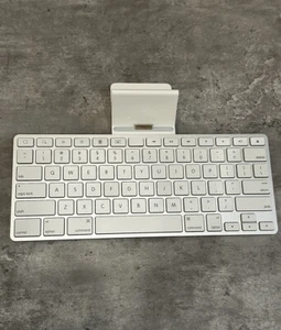 Apple iPad Keyboard Dock Model No. A1359 1st & 2nd Generation iPad - Photo 1/22