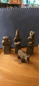 Small Hand Carved Wood Nativity Set 4 pieces Primitive Vintage - Picture 1 of 7