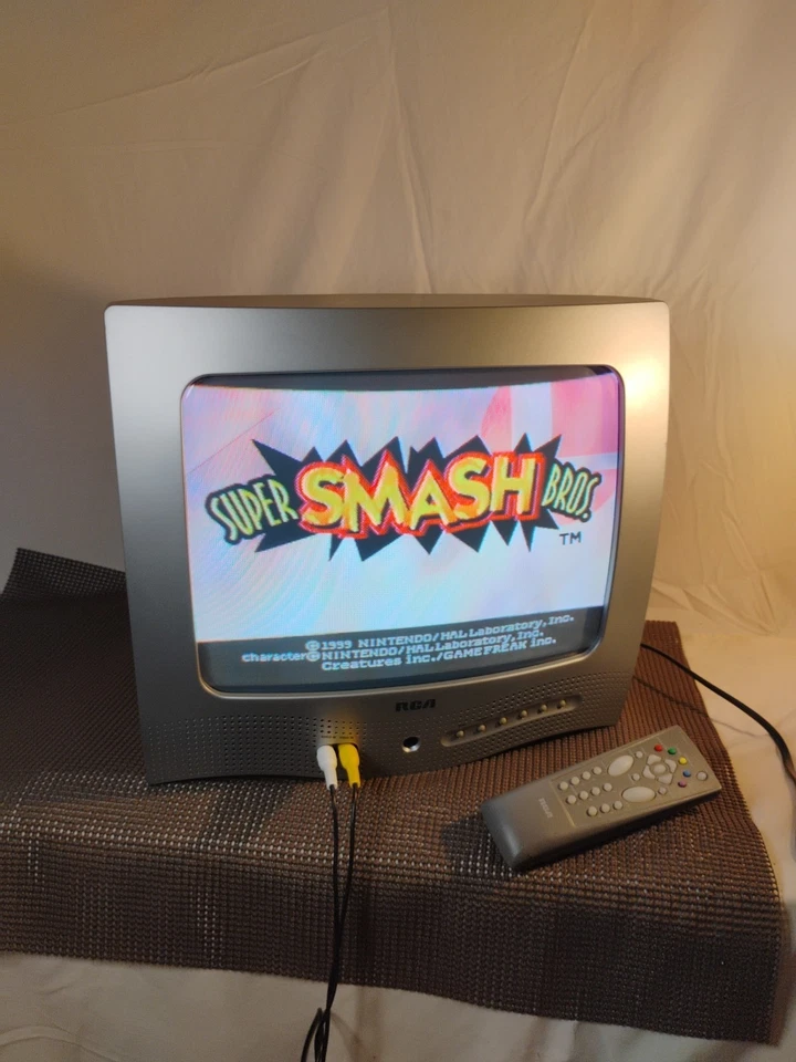 🔥RCA 13" CRT Kitchen TV Television Retro Gaming With Original Remote Works!!  - Image 1 of 4