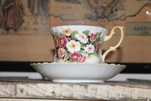 Tazza da tè e piattino Royal Albert Bone China - Primula - serie fragranze - Foto 1 di 3
