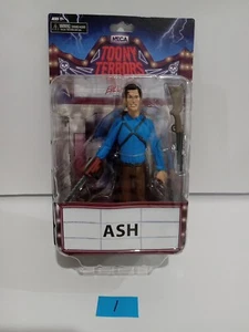 NECA Toony Terrors - Evil Dead 2 - Ash - 6" Actionfigur - NEU - Bild 1 von 3