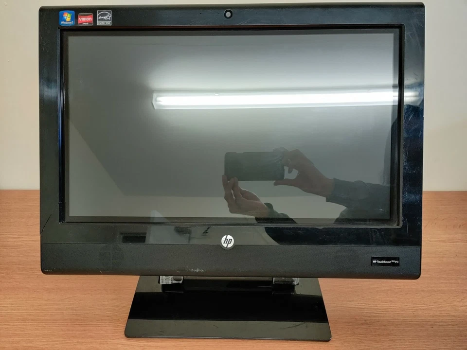 HP TouchSmart 310-1220uk AMD Athlon X2 6GB 500GB Win 7 Touchscreen All-In-One PC - Image 1 of 4