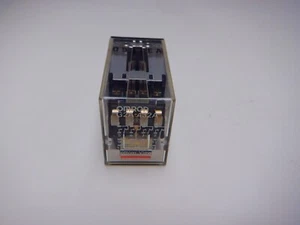 Omron G2A-432A 24 VDC Relay - Picture 1 of 3