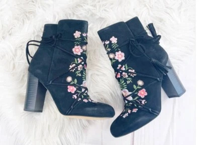 Замшевые сапоги Winnie Sam Edelman черные 8 с вышивкой цветами на блочном каблуке ношенные один раз - Изображение 1 из 2
