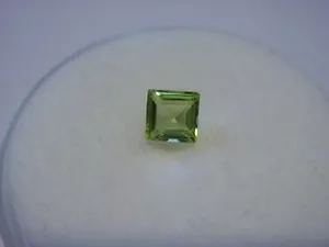 Peridot Princess Cut 3.5 mm x 3.5 mm Gemstone 0.28 Carats Natural Gem - Picture 1 of 3