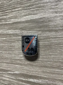 ABC Wide World Of Sports Pin TV Channel Employee Pin Badge Not BBC 1982 Vintage - Foto 1 di 8