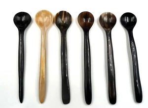 6 cuillères à café, thé, chocolat... en corne de zébu bio de Madagascar 14 cm - Foto 1 di 1