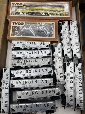 HO Tyco Virginian Diesel Locomotive - (TESTED NICE) RTR train Set 15 Piece Coal - Image 1 of 4