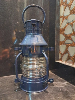 Antigua linterna de barco marítimo barco náutico luz lámpara de aceite vintage para menores. Foto 1 de 4