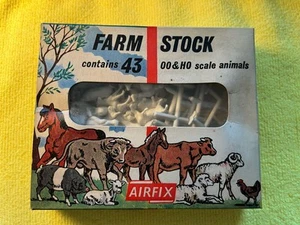 Vintage Airfix S4 HO/OO Gauge Farm Stock Animals (43) Unpainted for Scenery NOS - Picture 1 of 2