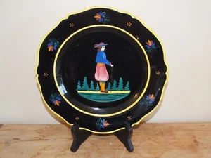 + Assiette noire Henriot Quimper, décor paysan breton n°1 + - Imagen 1 de 5