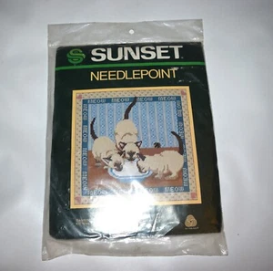 Vintage Sunset Nadelspitzen-Set #6503 Miau siamesische Kätzchen Trinkmilch NEU - Bild 1 von 2